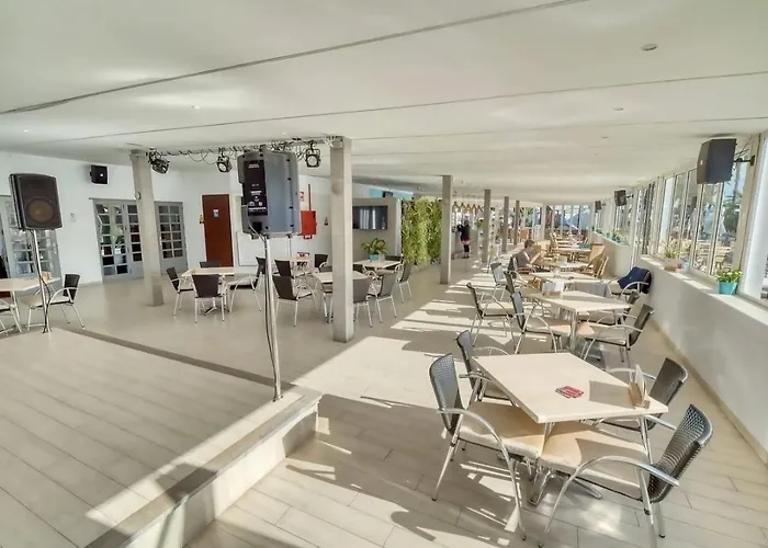 Brisas 106 فيلة *